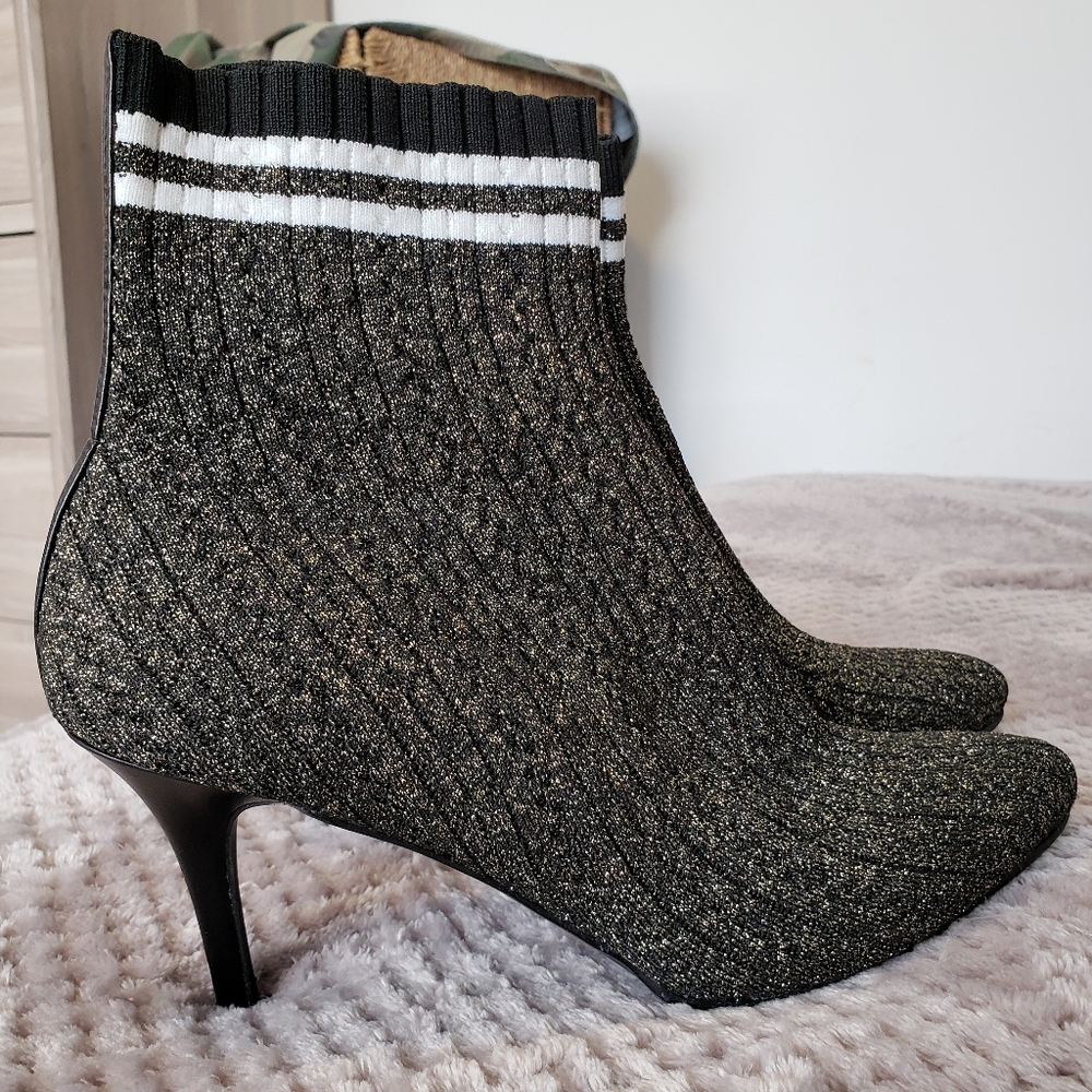 Stuart Weitzman Pointed toe Booties - Picture 4 of 8